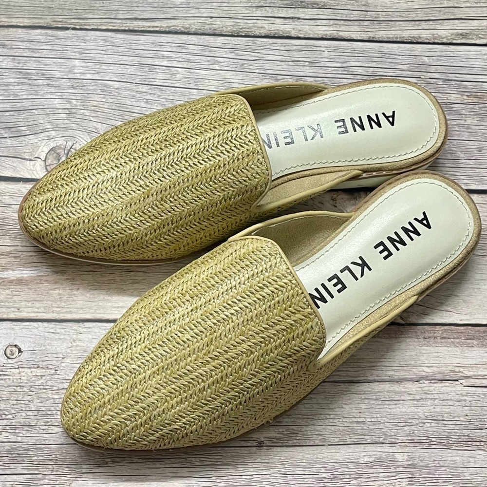ANNE KLEIN Raffia Tan Mules Women's Size 7.